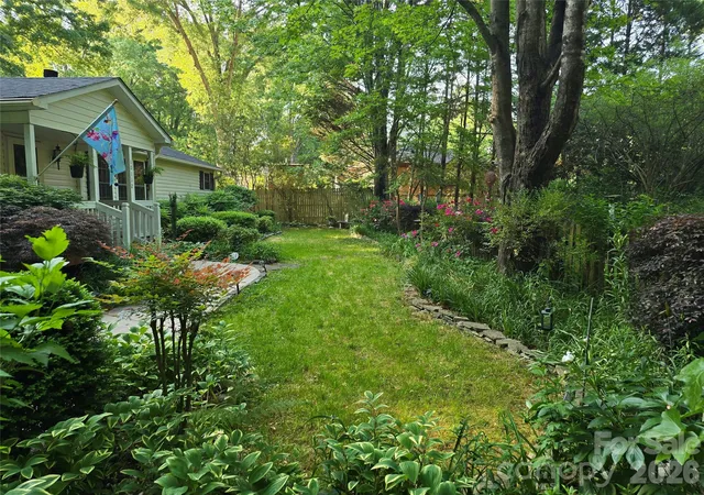 Photo 3 of Single family home for sale at 10112 Idlewild Rd, Matthews, NC 28105 | MLS# 4374163 | Listing updated on 2026-09-29