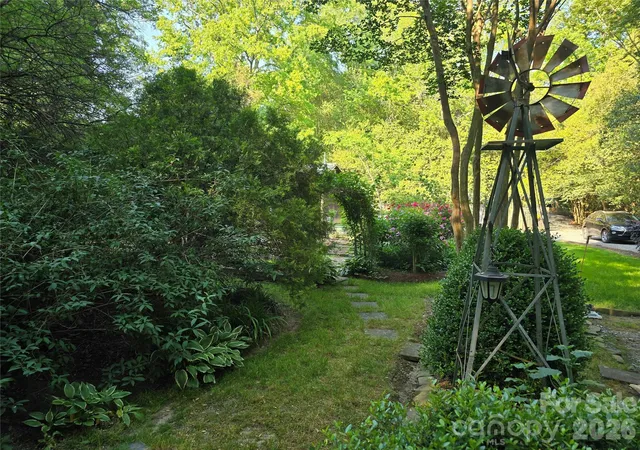 Photo 4 of Single family home for sale at 10112 Idlewild Rd, Matthews, NC 28105 | MLS# 4374163 | Listing updated on 2026-09-29