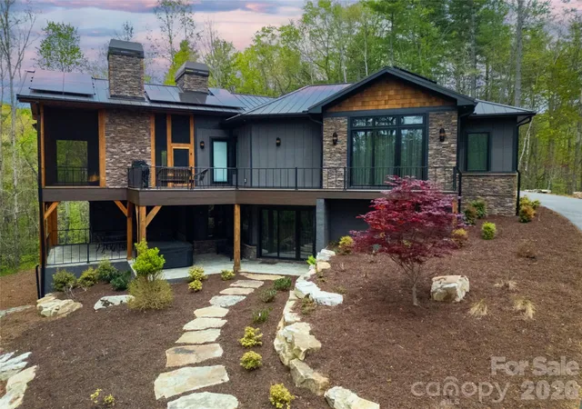 Photo 2 of Single family home for sale at 726 Ugugu Dr, Brevard, NC 28712 | MLS# 4374214 | Listing updated on 2026-08-05