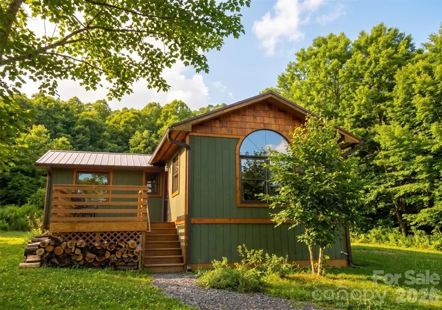 1st image of 115 Gardening Frog Trl, Waynesville, NC 28785 | MLS# 4374235