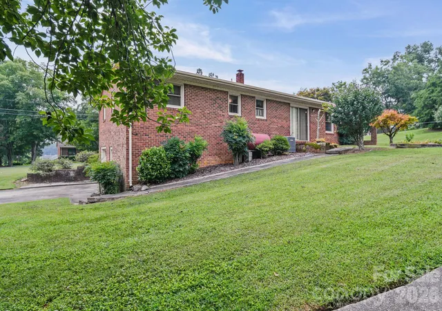 3rd image of 1008 Longview Dr, New London, NC 28127 | MLS# 4374246