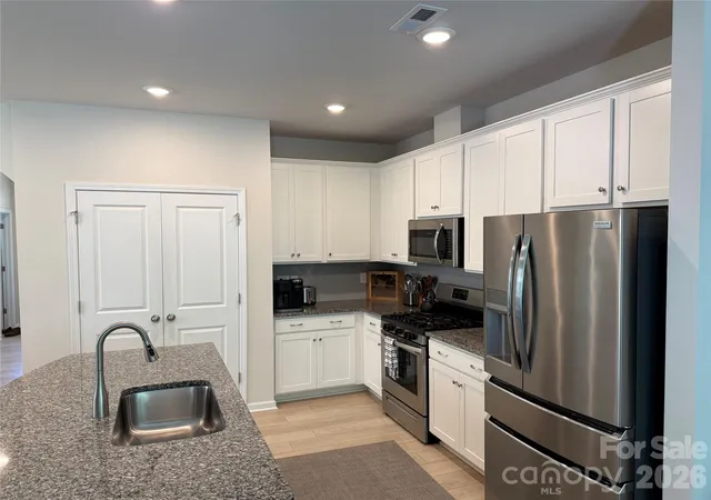 Photo 2 of Townhouse for sale at 13057 Cottage Crst Ln, Charlotte, NC 28273 | MLS# 4374249 | Listing updated on 2026-09-16