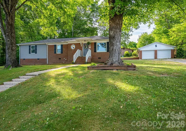Homes for sale in Lincolnton, NC | 704 Dogwood Ave, Lincolnton, NC 28092 | MLS# 4374250