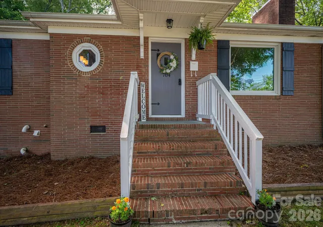 Homes for sale in Lincolnton, NC | 704 Dogwood Ave, Lincolnton, NC 28092 | MLS# 4374250