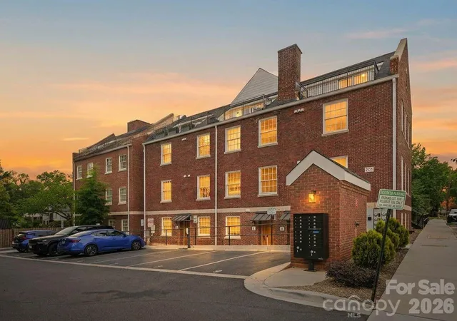 2nd image of 201 Grandin Rd #6, Charlotte, NC 28208 | MLS# 4374290