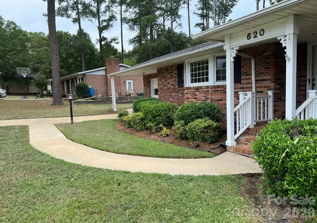 Photo 3 of Single family home for sale at 620 Mcdowell Dr, Chester, SC 29706 | MLS# 4374362 | Listing updated on 2026-08-21