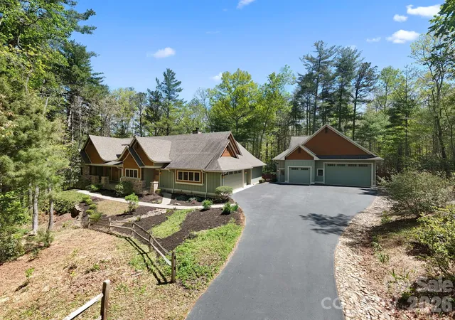 Photo 1 of Single family home for sale at 31 Ashbrook Meadows, Fletcher, NC 28732 | MLS# 4374375 | Listing updated on 2026-09-01