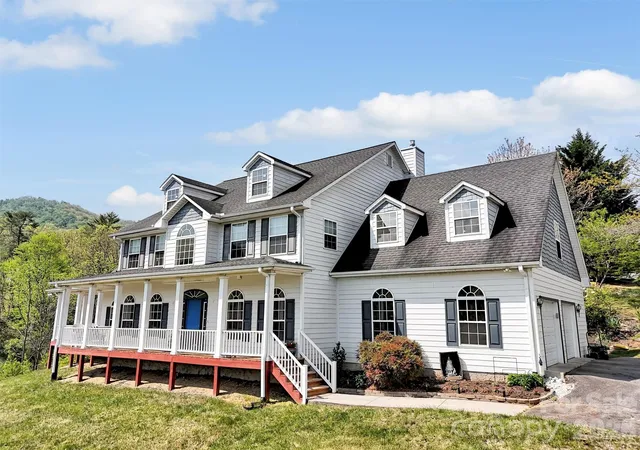 Photo 2 of Single family home for sale at 237 Midway Xing, Clyde, NC 28721 | MLS# 4374416 | Listing updated on 2026-09-10