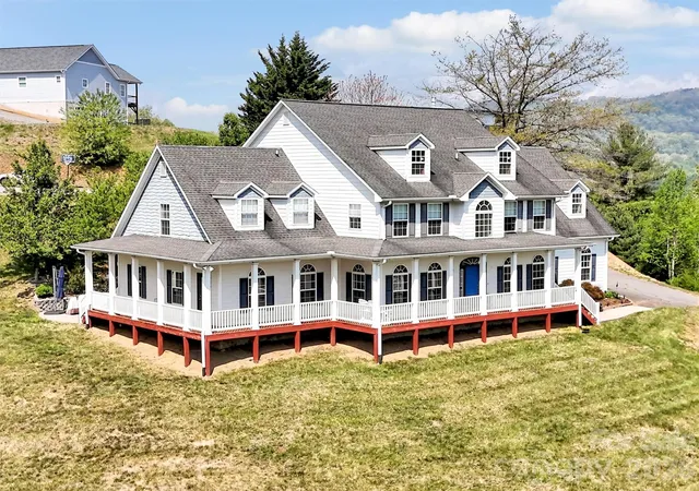 Photo 3 of Single family home for sale at 237 Midway Xing, Clyde, NC 28721 | MLS# 4374416 | Listing updated on 2026-09-10