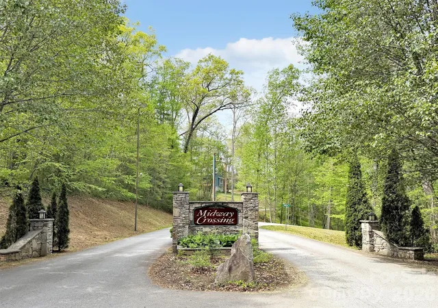Photo 3 of Single family home for sale at 237 Midway Xing, Clyde, NC 28721 | MLS# 4374416 | Listing updated on 2026-09-10