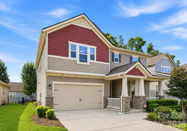 Photo 2 of Single family home for sale at 824 Ardent Trl, Belmont, NC 28012 | MLS# 4374437 | Listing updated on 2026-10-03