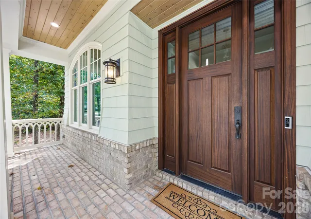 Photo 4 of Single family home for sale at 1110 Reamoor Dr, Waxhaw, NC 28173 | MLS# 4374459 | Listing updated on 2026-09-22