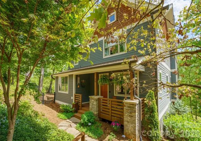 Photo 2 of Single family home for sale at 24 Acadia Dr, Asheville, NC 28806 | MLS# 4374488 | Listing updated on 2026-09-14