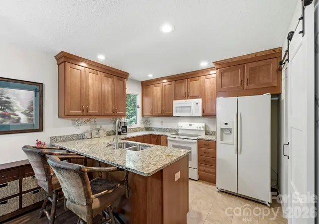 3rd image of 3509 Mountain Top Wy, Hendersonville, NC 28739