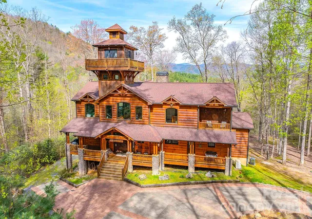 Photo 1 of Single family home for sale at 716 Peppervine Cir, Brevard, NC 28712 | MLS# 4374507 | Listing updated on 2026-09-02