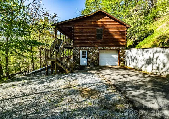 Homes for sale in Banner Elk, NC | 239 Dutch Treat Rd, Banner Elk, NC 28604 | MLS# 4374544