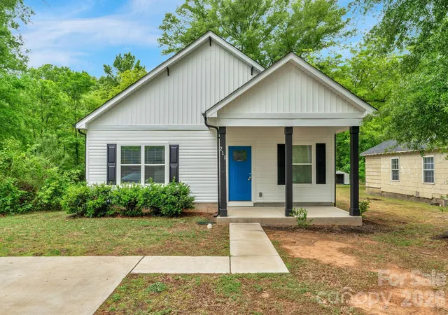 Photo 2 of Single family home for sale at 211 Baker St, Rock Hill, SC 29730 | MLS# 4374605 | Listing updated on 2026-09-30