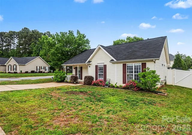 Homes for sale in Rock Hill, SC | 552 Chase Brook Dr, Rock Hill, SC 29732 | MLS# 4374612