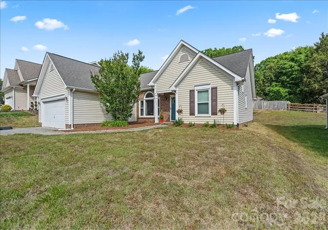 Photo 1 of Single family home for sale at 14413 John Beck Dr, Charlotte, NC 28273 | MLS# 4374623 | Listing updated on 2026-10-09