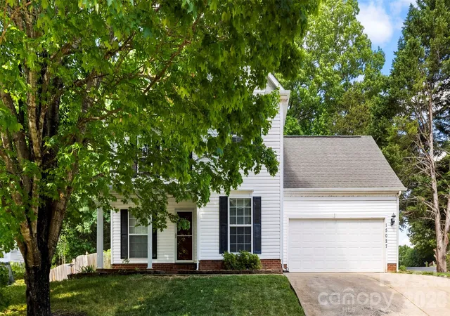 Photo 2 of Single family home for sale at 15027 Ashlight Dr, Charlotte, NC 28278 | MLS# 4374674 | Listing updated on 2026-10-05