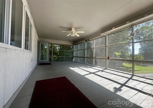 Photo 4 of Single family home for sale at 263 Spring Shore Rd, Statesville, NC 28677 | MLS# 4374688 | Listing updated on 2026-05-20