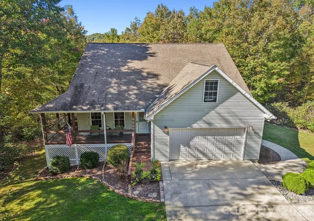 Homes for sale in Flat Rock, NC | 6 Wagon Tr, Flat Rock, NC 28731 | MLS# 4374692