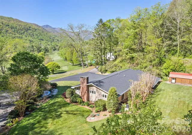 Photo 2 of Single family home for sale at 9 Golfview Dr, Maggie Valley, NC 28751 | MLS# 4374732 | Listing updated on 2026-08-20