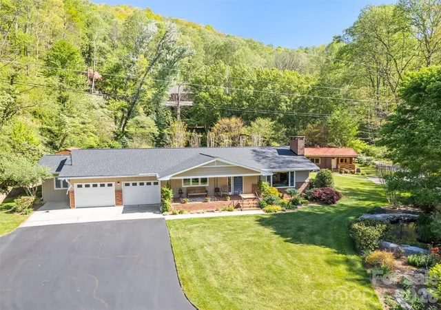 Photo 1 of Single family home for sale at 9 Golfview Dr, Maggie Valley, NC 28751 | MLS# 4374732 | Listing updated on 2026-08-20
