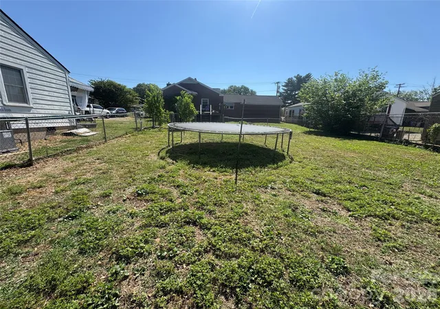 3rd image of 1405 Hickory Grove Rd, Gastonia, NC 28056 | MLS# 4374777
