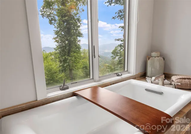 Homes for sale in Burnsville, NC | 337 Rhododendron Ln, Burnsville, NC 28714 | MLS# 4374841