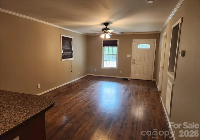 Photo 3 of Single family home for sale at 1404 W Mauney Ave, Gastonia, NC 28052 | MLS# 4374899 | Listing updated on 2026-05-01