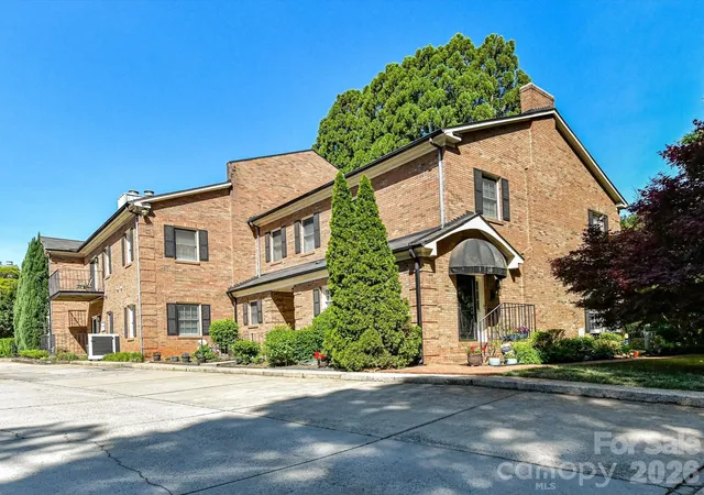 2nd image of 1014 Queens Rd #D, Charlotte, NC 28207 | MLS# 4374904