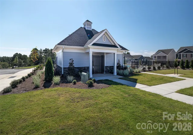 Photo 4 of Single family home for sale at 11531 Cardinal Crk Ave, Charlotte, NC 28215 | MLS# 4374949 | Listing updated on 2026-10-03