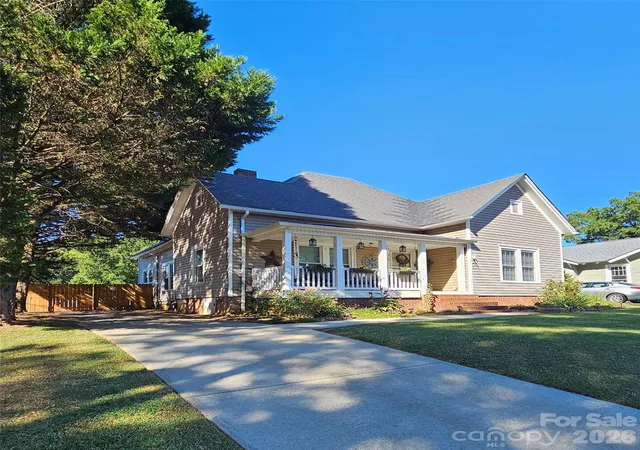 Homes for sale in Albemarle, NC | 218 Wilson St, Albemarle, NC 28001