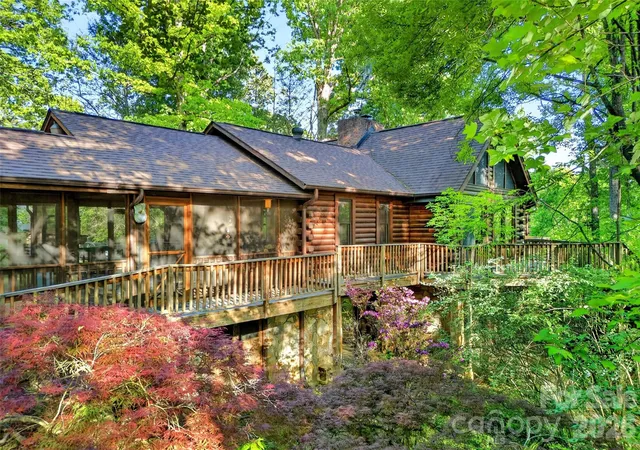 Photo 1 of Single family home for sale at 221 Hammer Holw Dr, Marion, NC 28752 | MLS# 4374999 | Listing updated on 2026-09-01