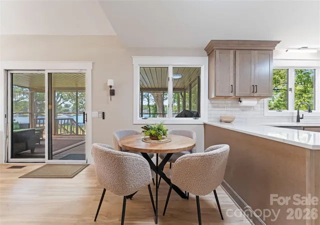 Photo 4 of Single family home for sale at 240 Shoreline Loop, Mooresville, NC 28117 | MLS# 4375040 | Listing updated on 2026-08-31