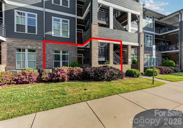 3rd image of 935 Mcalway Rd, Charlotte, NC 28211