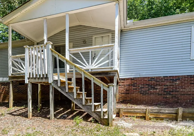 Photo 3 of Single family home for sale at 3690 Vickery Dr, Maiden, NC 28650 | MLS# 4375139 | Listing updated on 2026-09-29