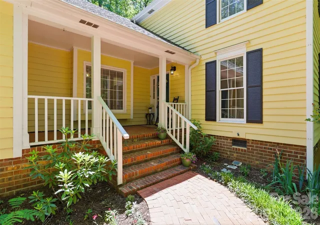 Photo 2 of Single family home for sale at 109 Fairway Dr, Fort Mill, SC 29715 | MLS# 4375161 | Listing updated on 2026-09-15
