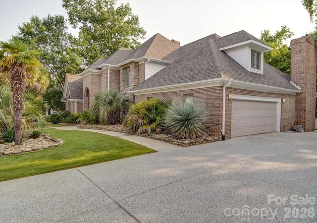 2nd image of 15708 Eagleview Dr, Charlotte, NC 28278 | MLS# 4375240