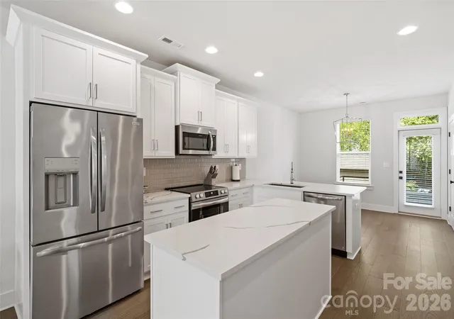 2nd image of 5040 York Park Ln, Charlotte, NC 28217 | MLS# 4375245