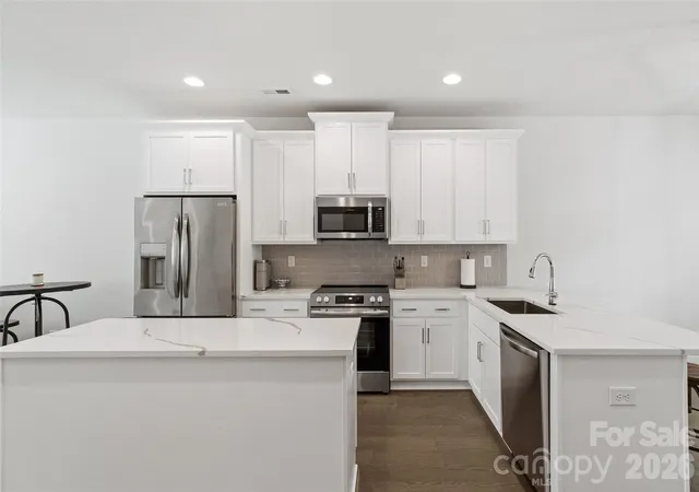 4th image of 5040 York Park Ln, Charlotte, NC 28217 | MLS# 4375245