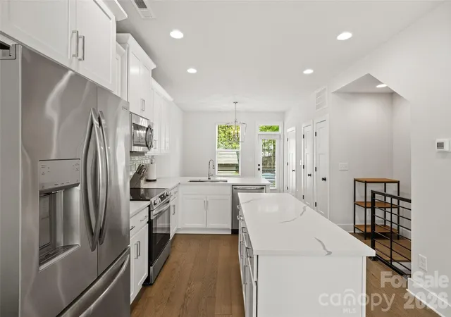 5th image of 5040 York Park Ln, Charlotte, NC 28217 | MLS# 4375245