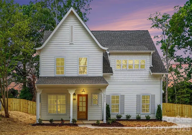 2nd image of 7925 Large Oak Ln, Mint Hill, NC 28227 | MLS# 4375261