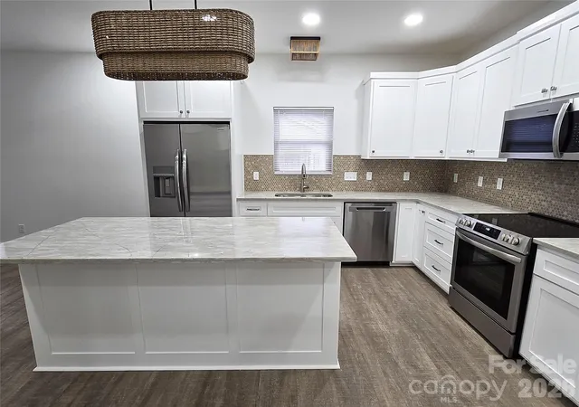 2nd image of 768 8th St Ne, Hickory, NC 28601 | MLS# 4375262