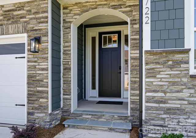 Photo 3 of Single family home for sale at 722 Clovis St, Rock Hill, SC 29730 | MLS# 4375273 | Listing updated on 2026-10-14