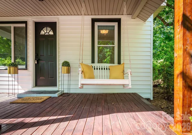 3rd image of 3828 Oakwood Rd, Charlotte, NC 28269 | MLS# 4375372