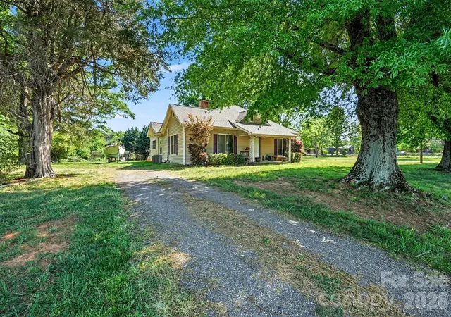 Homes for sale in Vale, NC | 6805 Lackey Rd, Vale, NC 28168 | MLS# 4375421