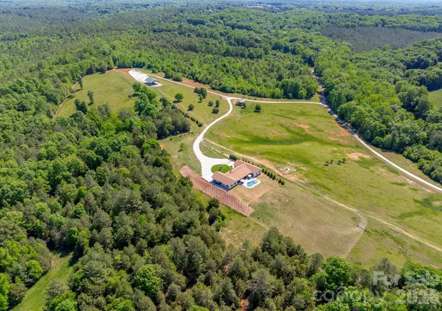 Photo 4 of Single family home for sale at 8088 Kays Dr, York, SC 29745 | MLS# 4375449 | Listing updated on 2026-09-04