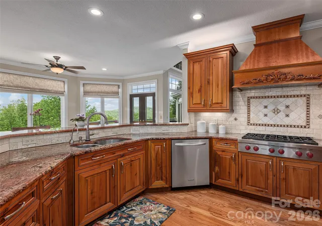 4th image of 1403 Woodsong Dr, Hendersonville, NC 28791 | MLS# 4375514